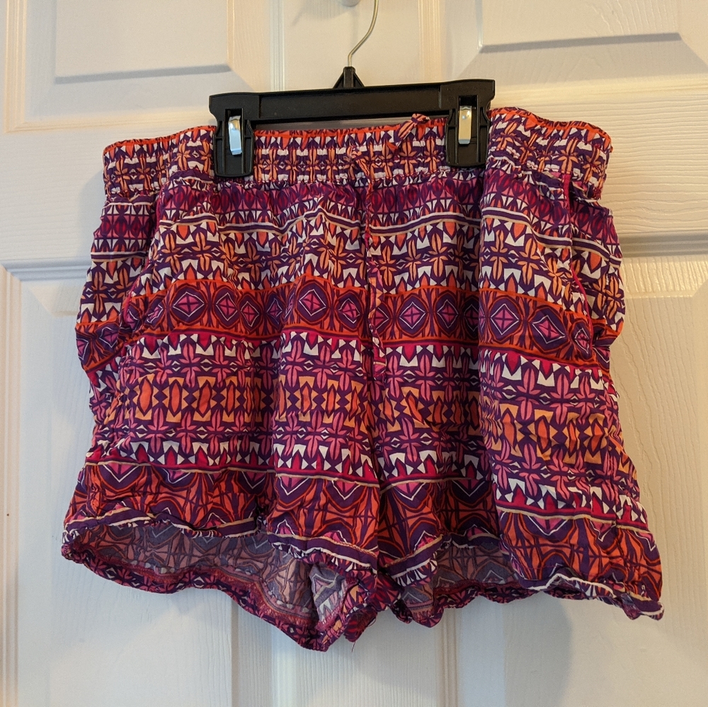 Summer Bundle , Two Tops & Pair Of Shorts - image 3